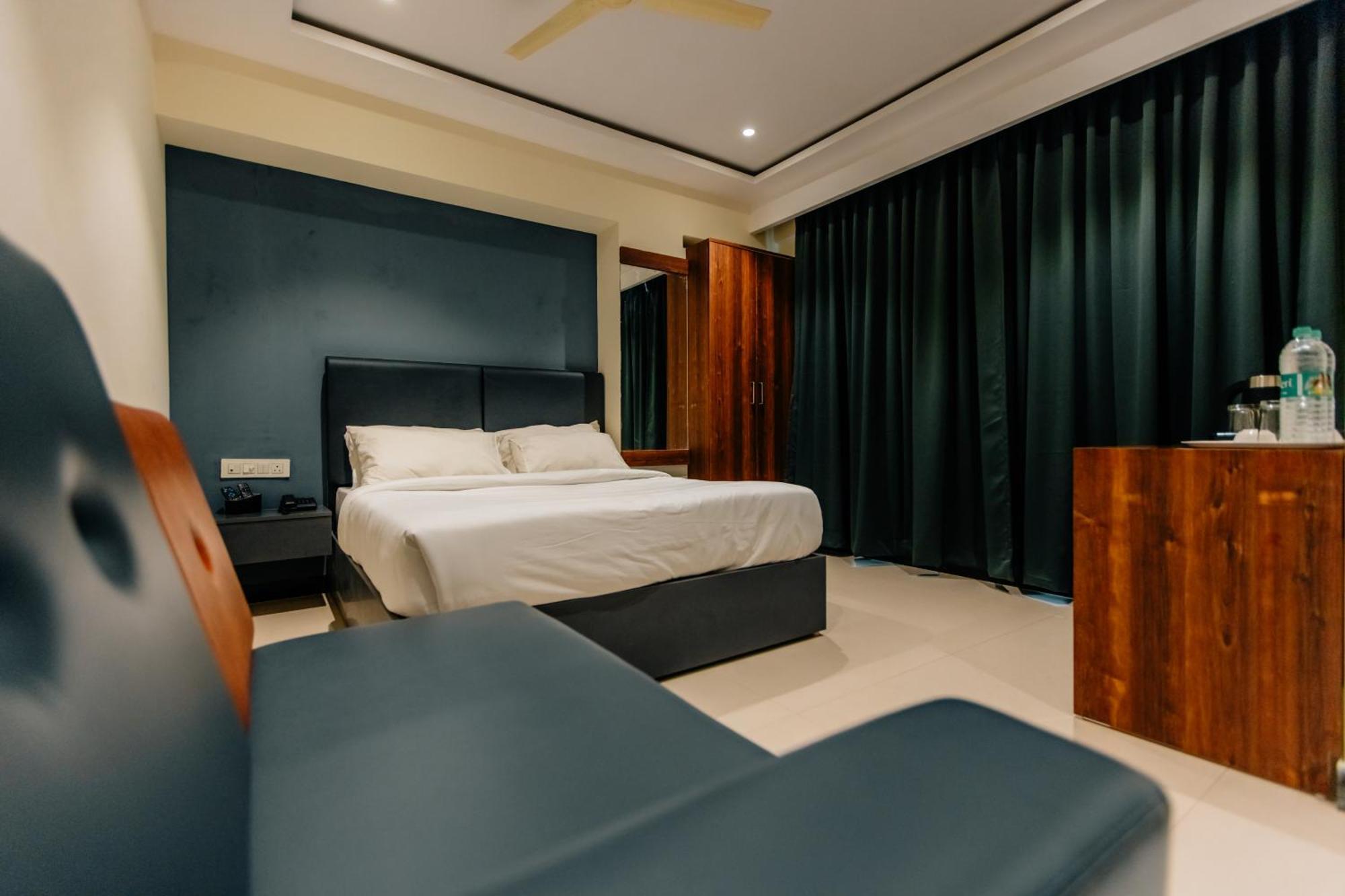 No 7 Vista Otel Bangalore Dış mekan fotoğraf