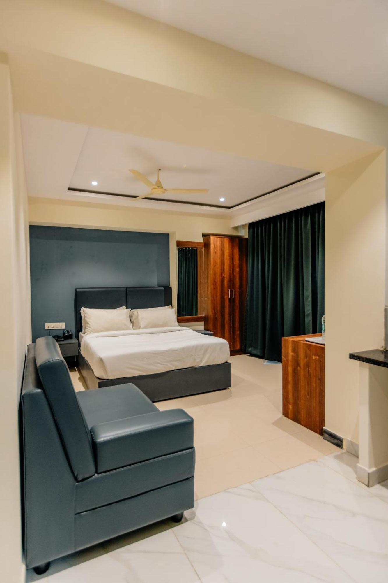 No 7 Vista Otel Bangalore Dış mekan fotoğraf